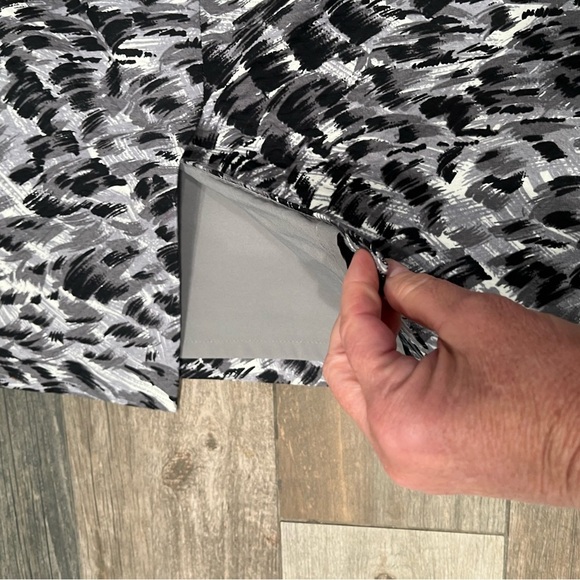 Talbots Gray Black Animal Abstract Print Front Zipper Pencil Skirt Size 14 - Picture 13 of 13